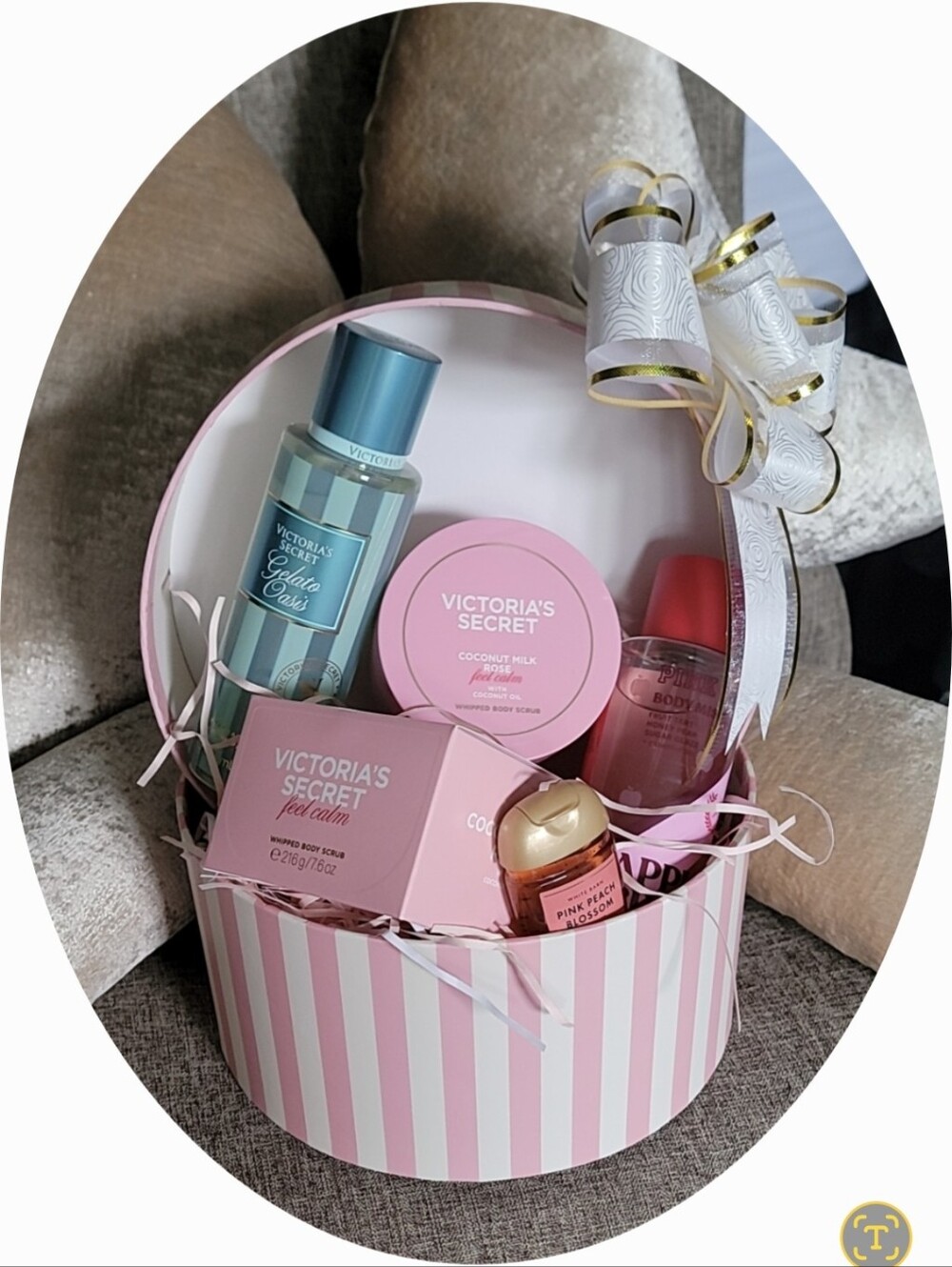 Victoria's Secret Pink & Aqua Pampering Gift Box